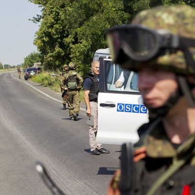 Aseistautuneet separatistit olivat sulkeneet Donetskin ja Slavonstin välisen tien Ukrainassa 30. heinäkuuta.