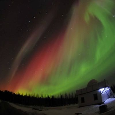 Taivaalla näkyy himmeänä pisteenä tähti 47 Ursae Majoris, jolle Sirius ehdottaa nimeksi Päivä.