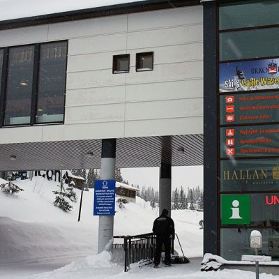 Hallan Saaga saunamaailma ulkoa.
