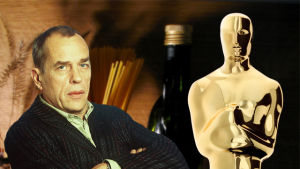 Två tungviktare. Under åren fick Jörn Donner ofta kommentera samarbetet med Ingmar Bergman, den gyllene statyetten och Oscarsgalan 1984. Jörns Oscar står bland kokböckerna