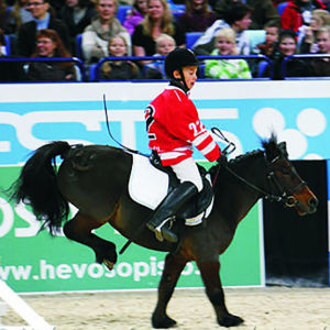 John Antell deltogi i HIHS första gången år 2008. John Antell rider ponnyn Jojo på HIHS år 2008