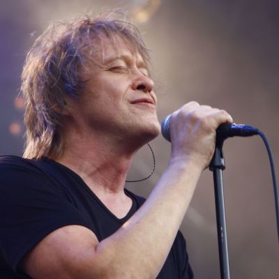 Martti Syrjä tuo yhtyeensä Satama Open Air -festivaalille Kemiin.