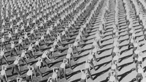 Voimistelijoiden yhteisesitys 1946 liittojuhlilla Voimistelijoiden yhteisesitys 1946 liittojuhlilla