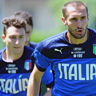 Italian Giorgio Chiellini juoksee joukkueen harjoituksissa.