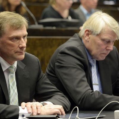 Maa- ja metsätalousministerin paikalta väistyvä Jari Koskinen kokoomuksen eduskuntaryhmän ja puoluevaltuuston yhteiskokouksessa eduskunnassa 23. kesäkuuta 2014.