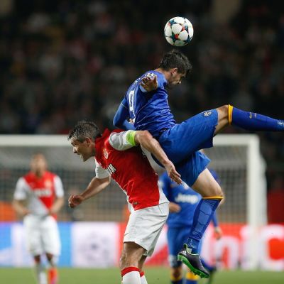 Monacon Jeremy Toulalan ja Juventuksen Alvaro Morata kamppailussa.
