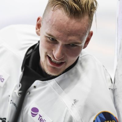 Kaapo Kähkönen kuvassa
