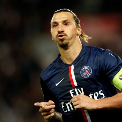 PSG:n Zlatan Ibrahimovic tuulettaa maaliaan.