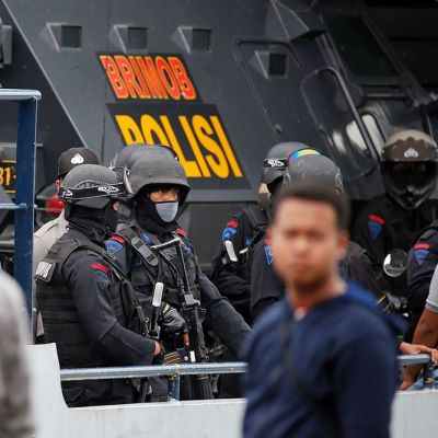 Poliiseja laivan kannella