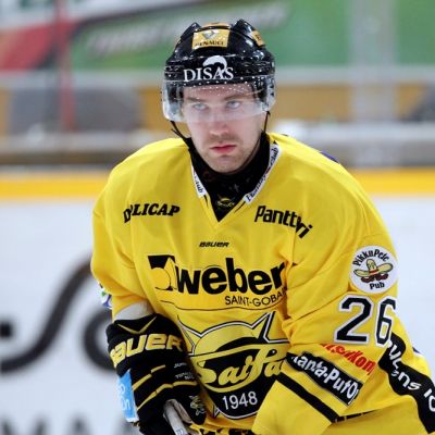 SaiPa:n Markku Flinck lähikuvassa.