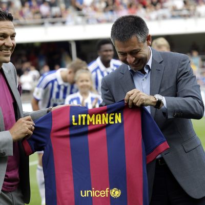 Barcelona muisti entistä pelaajaansa Jari Litmasta.