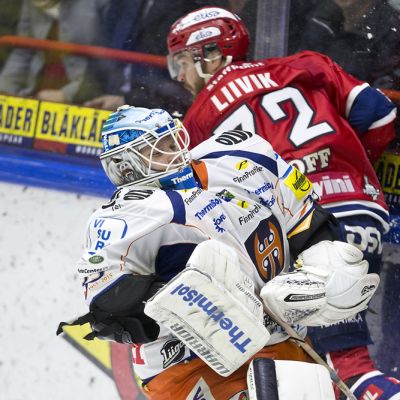 Tapparan Tomi Karhunen ja HIFK:n Siim Liivik tämän kauden finaaliottelussa.