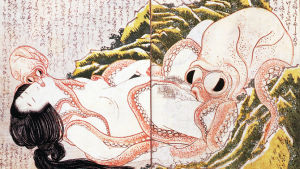 Hokusain puupirros, jossa nainen harrastaa seksiä mustekalan kanssa.
