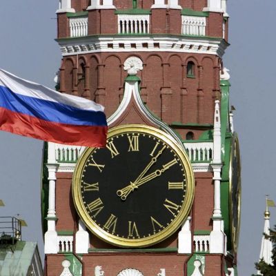 Spasskaya-tornin kello Kremlissä Moskovassa.