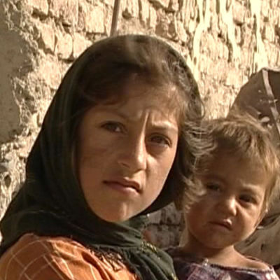 Lapset Silminnäkijän ohjelmassa "Kabul vuonna yksi" (2002)
