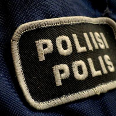 poliisin rintamerkki