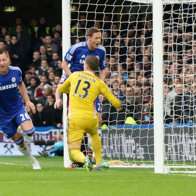 John Terry laukoi kauden toisen osumansa tapaninpäivänä West Hamia vastaan.