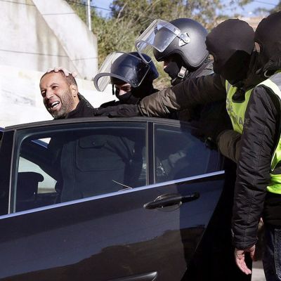 Espanjan turvallisuusviranomaiset pidättivät useita epäiltyjä terrorisminvastaisessa operaatiossa Melillassa, Barcelonassa ja Gironassa 24 helmikuuta 2014.