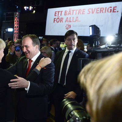 Stefan Löfven sosiaalidemokraattisen puolueen vaalivalvojaisissa Tukholmassa sunnuntaina.