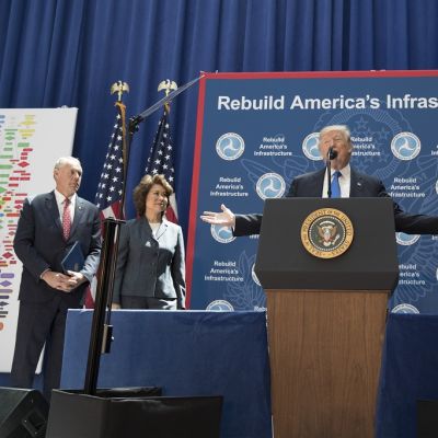 Presidentti Donald Trump esitteli infrastruktuuriohjelmaansa Washingtonissa 9. kesäkuuta 2017.