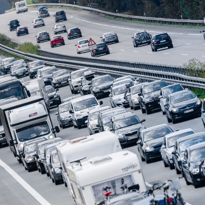 Lomailijat ruuhkauttavat Saksan moottoritien.