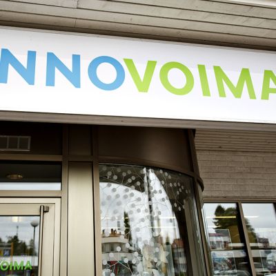 Fennovoiman konttori Pyhäjoella.