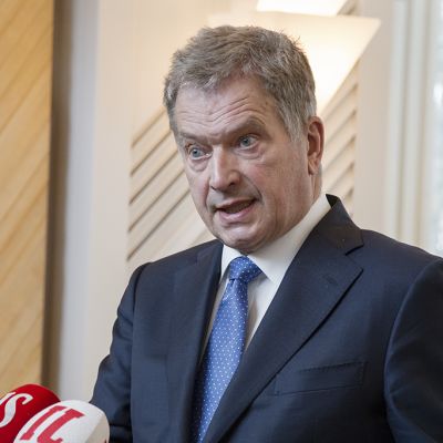 Tasavallan presidentti Sauli Niinistö tiedotustilaisuudessa Mäntyniemessä Helsingissä 24. helmikuuta 2016.