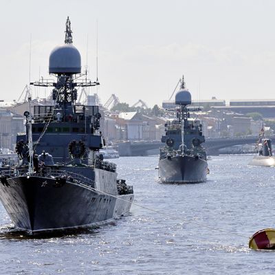 Venäjän Itämeren laivaston korvetteja Pietarissa.
