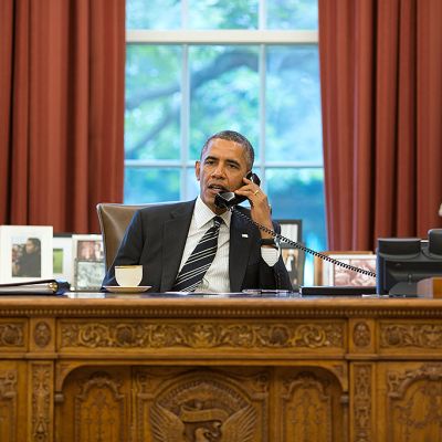 Yhdysvaltain presidentti Barack Obama työhuoneessaan Valkoisessa talossa.