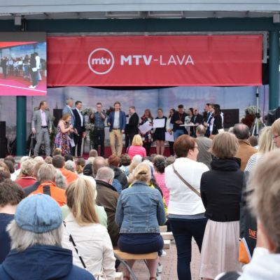 Yleisöä SuomiAreenassa 2017.