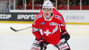 Backen Tobias Geisser är en av de mest erfarna spelarna i Schweiz lag. Backen Tobias Geisser är en av de mest erfarna spelarna i Schweiz lag.
