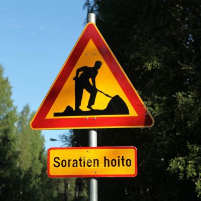 Soratien hoito -liikennemerkki