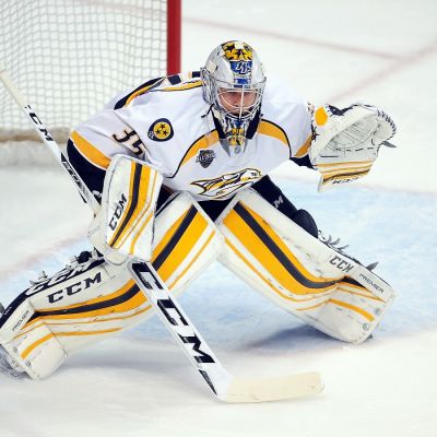 Pekka Rinne Nashvillen maalilla.