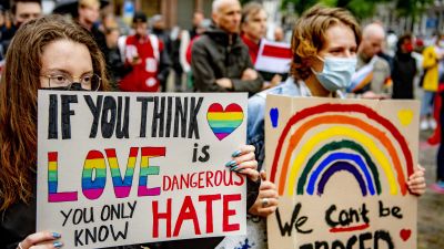 Demonstranter i Amsterdam.