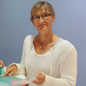 Johanna Sallinen, sakkunnig i språkutvecklande verksamhet vid Folkhälsan Johanna Sallinen, sakkunnig i språkutvecklande verksamhet, Folkhälsan