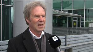 Det Finland som professor Göran Djupsund ser framför sig är format av den bild som centerledaren Juha Sipilä har målat upp - det vill säga ett land som tampas med ekonomiska problem. Göran Djupsund