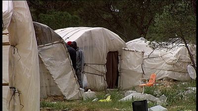 Illegala invandrare bor i ruckel nära staden Lepe i Spanien