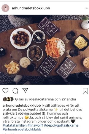 Böckernas estetik har blivit allt viktigare för bokklubben. screenshot från århundradets bokklubbs insta