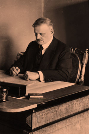 Säveltäjä Jean Sibelius Ainolassa 1915