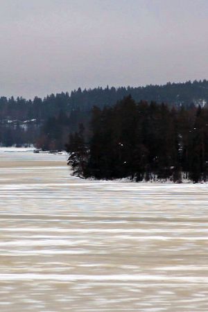 Maisemakuva kallavedeltä Kuopiosta.