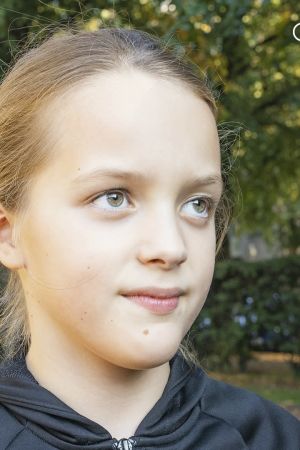 Lotta leikkipuistossa.