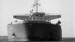 Neste Oy:n supertankkeri Tiiskeri saapumassa Sköldvikiin toukokuussa 1970.