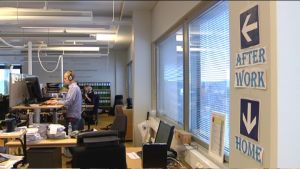 Möjligheterna att fortbilda sig och delta på jobbet har förbättrats. Kontorsutrymmen hos företaget Svea Ekonomi.
