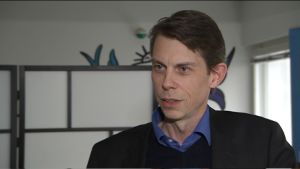 Fredrik Engvall var en av dem som var med och startade Moppi.com för ett år sedan. "Vi ville välja en bransch där det finns kunder", säger Engvall. Fredrik Engvall, styrelseordförande och en av grundarna till moppi.com