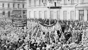 Demonstranter i Petrograd i februari 1917 Folkmassa i Petrograd