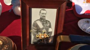Mannerheim kirpputorilla Porissa.