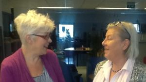 Psykoterapeuterna Monica Halinen och Clara Wickstöm jobbar båda kroppsorienterat Monica Halinen och Clara Wickström