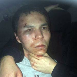 Den misstänkte, misshandlade mannen efter gripandet i Istanbul Den misstänkte mannen efter gripandet i Istanbul