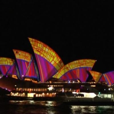 Uutisvideot: Yli 90 taideteosta hohtaa Sydneyn valofestivaalilla