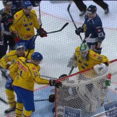Jääkiekon EHT: Suomi takoi neljä maalia toiseen erään